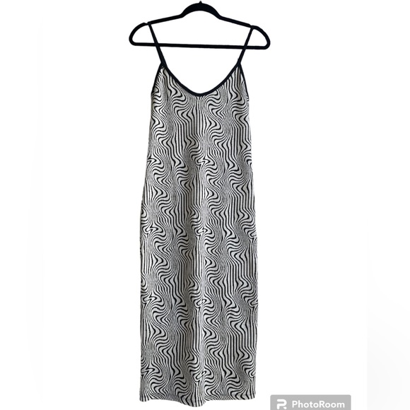 Bershka Strappy Midi Knit Geometric Print Dress Size Medium - Picture 1 of 7